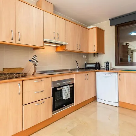 2 Bedroom Stunning In * קסרס