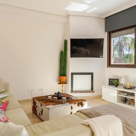 2 Bedroom Stunning In דירה