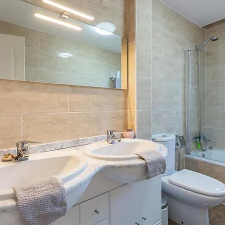 2 Bedroom Stunning In דירה *