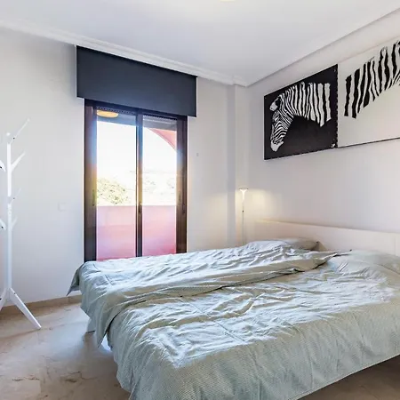 2 Bedroom Stunning In Apartment *
