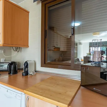 Apartment 2 Bedroom Stunning In *